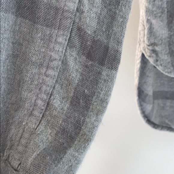 ❌SOLD Tobi Gray Plaid Flannel (Thread and Supply) - Picture 10 of 16